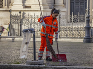 operatore pulizia strade