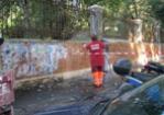 Villa Albani: ripulito il muro di cinta dalla squadra Decoro