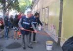 Operazione muri puliti alla Montagnola: la squadra Decoro Ama rimuove oltre 1.000 metri quadrati di scritte