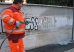 Rimossi 500 metri quadrati di scritte dai muri della Magliana