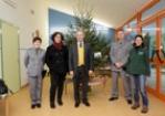 Laurentino: donato ad asilo nido Ama albero di Natale "salvato" dal Corpo Forestale dello Stato