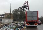 Rimosse 42 tonnellate di rifiuti abbandonati lungo la via Ardeatina